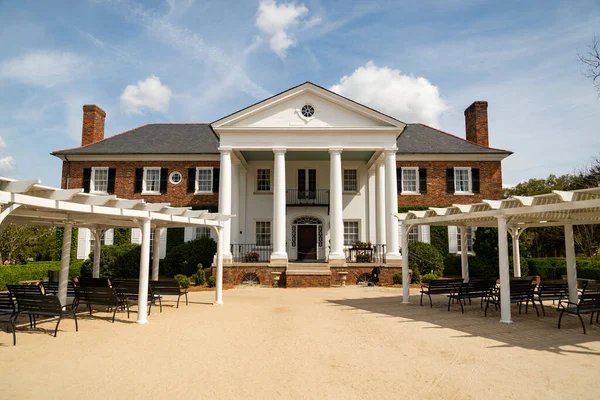 Boone Hall Çiftliği, Güney Carolina 'daki eski geleneksel çiftlik evi. — Stok fotoğraf