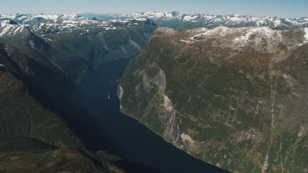 Удивительный Фьорд Гейрангер Норвегии — стоковое видео