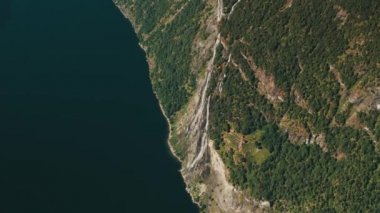 Geiranger Norveç'te şaşırtıcı fiyort