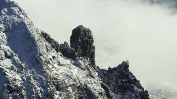 Berg Blad Hoog Besneeuwde Alpen — Stockvideo