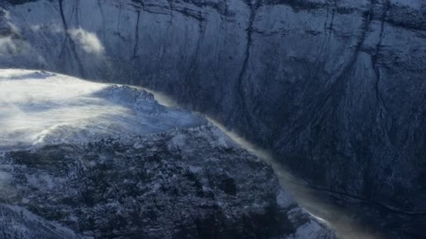 Χιονισμένη Κορυφογραμμή Στον Αρκτικό Βορρά — Αρχείο Βίντεο