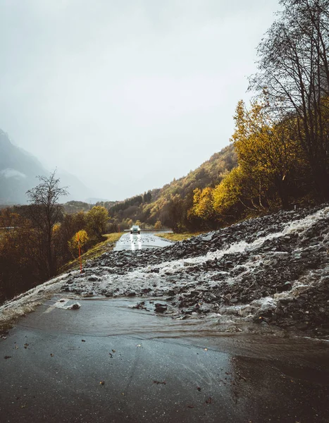 Geiranger Batı Norveç'te çamur slayda