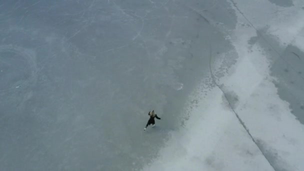 Patinação Gelo Lago Congelado Noruega — Vídeo de Stock