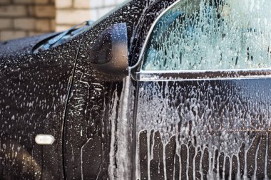 Araba yıkama maddesi ile yakın çekim