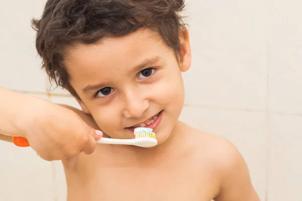Niño Años Cepillándose Los Dientes —  Fotos de Stock
