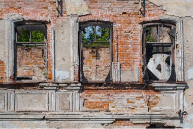 Eski bina yok. Windows ile duvar parçası