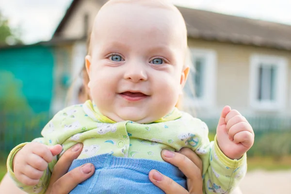 Baby Smiling Arms Mother Outdoor Summer — Stock Photo, Image