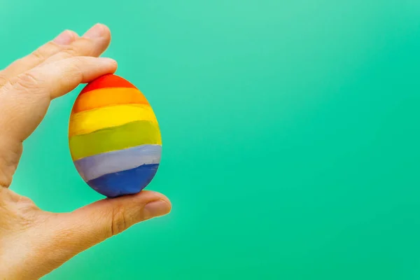 Concetto Lgbt Uovo Colorato Mano — Foto Stock