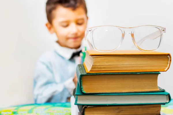 Glasses and boy. The concept of education — Stock Photo, Image