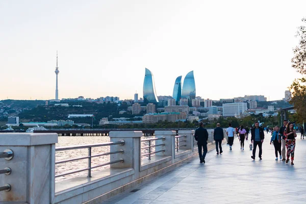 Eylül 2019. Azerbaycan. Bakü. Kıyı Bulvarı.