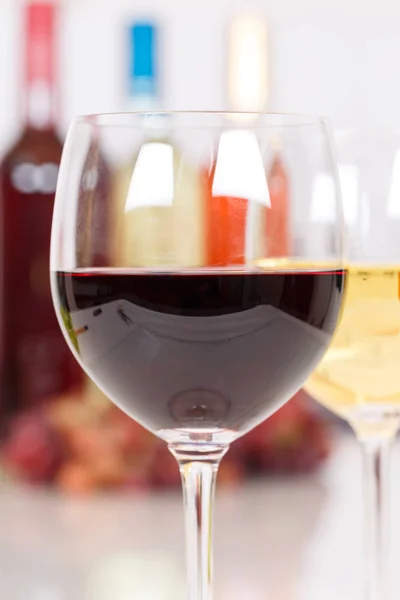 Rotwein Glas Alkohol Hochformat — Stockfoto