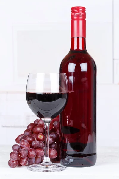 Red Wine Grapes Portrait Format Copyspace Copy Space Alcohol — Stock Photo, Image