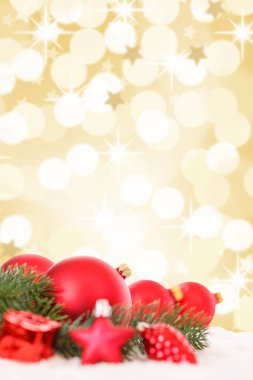 Noel topları kırmızı altın dekorasyon baubles yıldız portre kar boşaltmak kopya alanı metni biçimlendirme