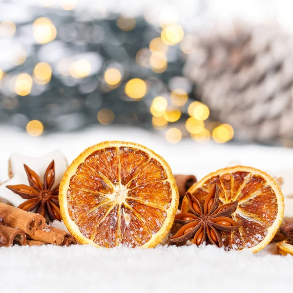 Weihnachten Dekoration Orange Früchte Kräuter Backen Bäckerei Quadratisch Schnee Winter — Stockfoto