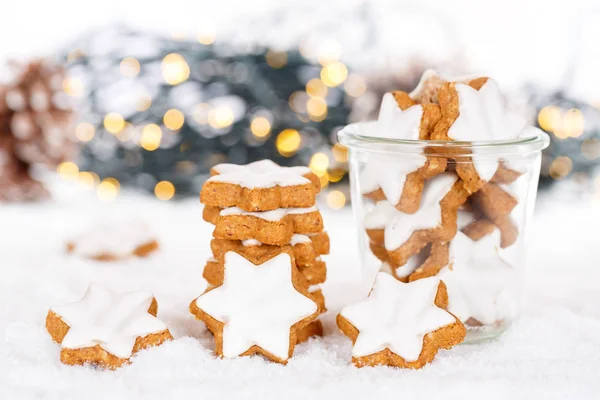 Weihnachten Plätzchen Zimtsterne Backen Bäckerei Schnee Winter Kopierraum Leerzeichen Kopieren — Stockfoto