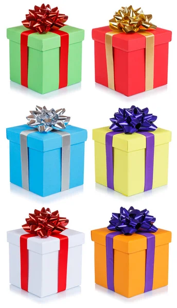 Születésnapi Ajándék Gyűjteménye Karácsonyi Ajándékokat Portré Formátum Doboz Elszigetelt Fehér — Stock Fotó