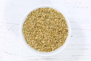 Kase ahşap tahta yukarıdan Tarhun baharat bitki