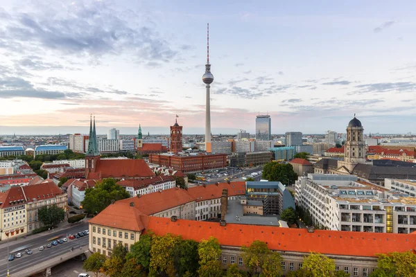 Berlín Panorama TV Tower městský sál německé město — Stock fotografie