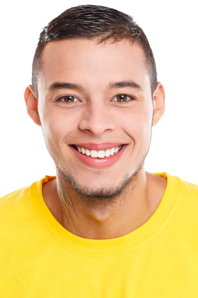 Portret młodego łacińskiego człowieka uśmiechnięty szczęśliwy ludzi na białym tle w — Zdjęcie stockowe