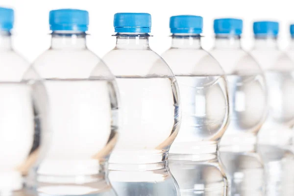 Bouteilles d'eau minérale isolées sur blanc — Photo