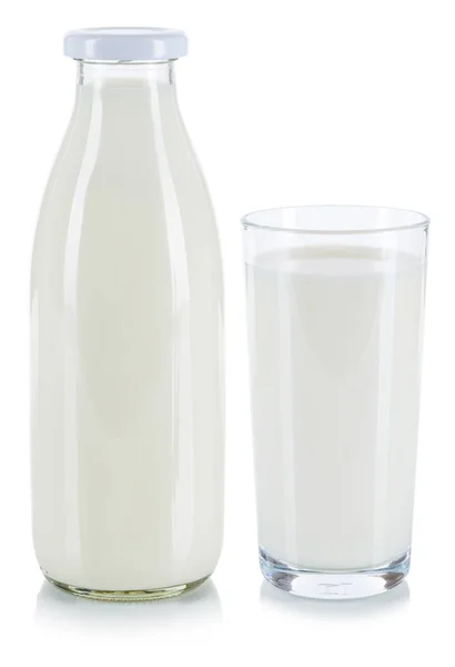 Vidrio de leche fresca y botella aislada en blanco — Foto de Stock