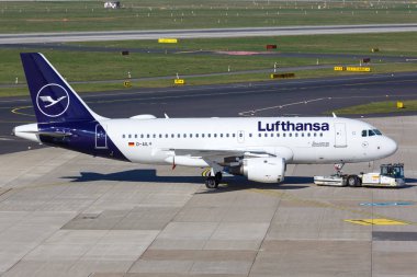 Lufthansa Airbus A319 Düsseldorf Havaalanı