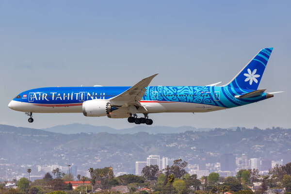 Air Tahiti Nui Boeing 787-9 Dreamliner airplane Los Angeles airp