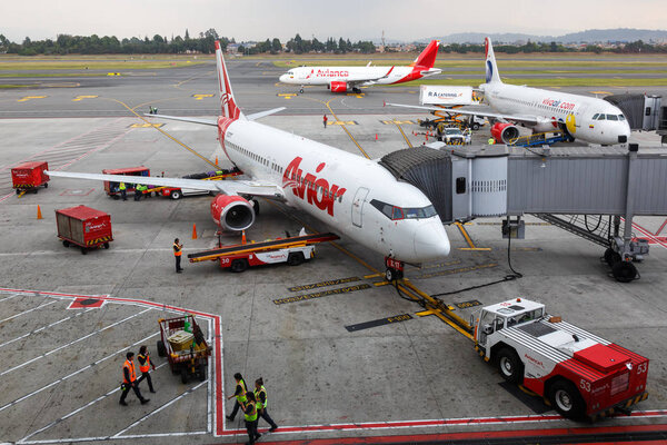 Avior Boeing 737 airplane Bogota airport