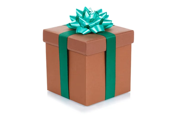 Presente de aniversário Natal presente caixa marrom isolado no branco — Fotografia de Stock