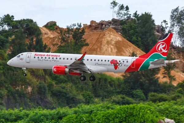 Mahe Σεϋχέλλες Φεβρουαρίου 2020 Κένυα Airways Embraer 190 Αεροπλάνο Στο — Φωτογραφία Αρχείου