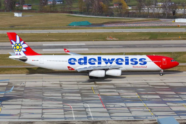 Zurich Switzerland February 2020 Edelweiss Airbus A340 Airplane Zurich Airport — Stock Photo, Image
