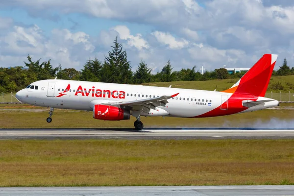 Medellin Κολομβία Ιανουαρίου 2019 Αεροπλάνο Avianca Airbus A320 Στο Αεροδρόμιο — Φωτογραφία Αρχείου