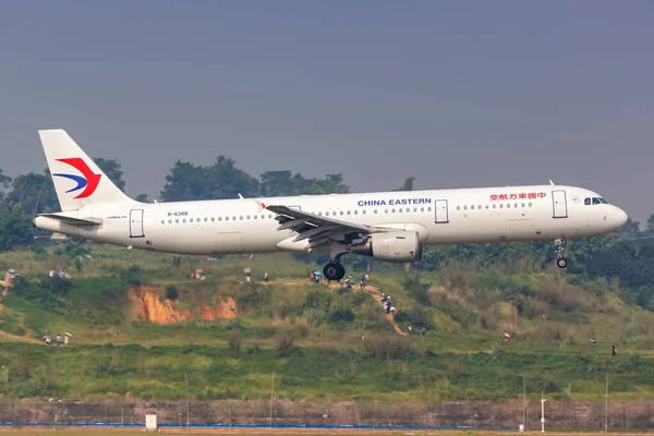 Chengdu Κίνα Σεπτεμβρίου 2019 Αεροπλάνο Της China Eastern Airlines Airbus — Φωτογραφία Αρχείου