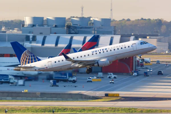 Atlanta Geórgia Abril 2019 United Express Mesa Airlines Embraer 175 — Fotografia de Stock