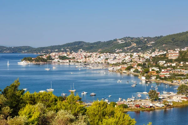 Isola Skiathos Grecia Porto Città Panoramica Paesaggio Urbano Mar Mediterraneo — Foto Stock