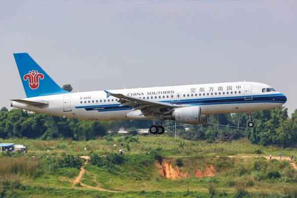 Chengdu China September 2019 China Southern Airlines Airbus A320 Airplane — Stock Photo, Image