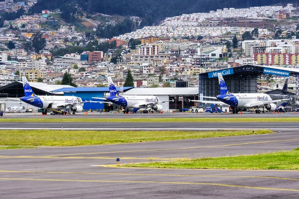 Quito Ecuador Juni 2011 Aerogal Airbus A319 Flugzeuge Auf Dem — Stockfoto