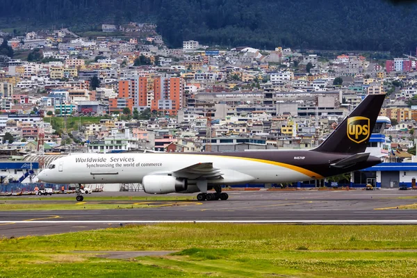 Quito Εκουαδόρ Ιουνίου 2011 Ups United Parcel Service Boeing 757 — Φωτογραφία Αρχείου