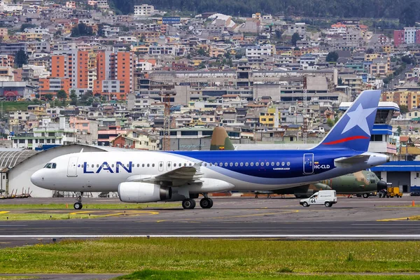 Quito Equador Junho 2011 Lan Airbus A320 Aeroporto Quito Uio — Fotografia de Stock