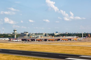 Berlin, Almanya - 19 Ağustos 2020 Berlin Tegel TXL Havaalanı Havaalanı Havalimanı Havalimanı.