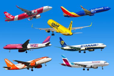 Frankfurt, Almanya - 7 Nisan 2020 Düşük Maliyetli Hava Yolları uçağı Ryanair Güneybatı Easyjet Air Asia.