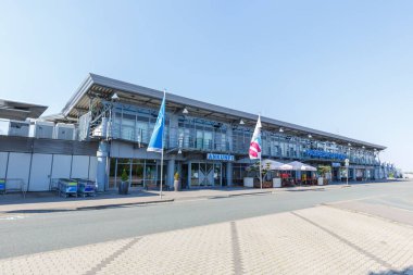 Ahden, Almanya - 8 Ağustos 2020 Paderborn Lippstadt Havaalanı Terminal Binası (PAD).