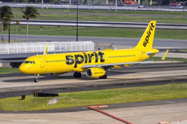 San Juan, Porto Riko - 1 Ağustos 2025: Spirit Airlines Airbus A321 Porto Riko 'daki San Juan havaalanında.