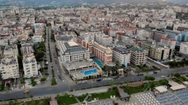 Havadan insansız hava aracı görüntüleri, sabah denizde