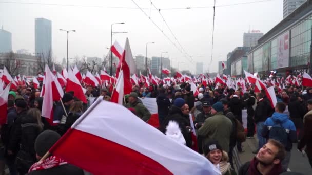 POLONIA, WARSAW - 11 de noviembre de 2018: Día de la Independencia de Polonia — Vídeo de stock