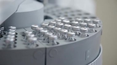 makine laboratuar testleri, kimyasal laboratuar testleri gerçekleştirir