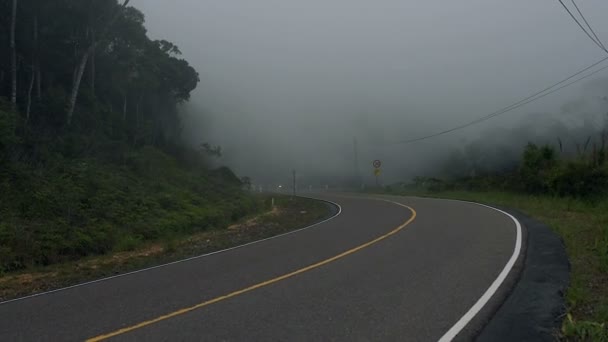 Asfaltová Cesta Hoře Bokor Mlha Nad Silnicí Jízda Motorce Vrcholu — Stock video