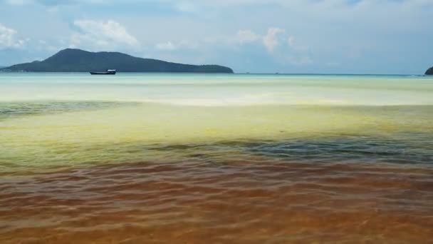 Över Soliga Tropiska Saracen Bay Beach Koh Rong Samloem Kambodja — Stockvideo