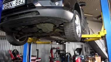 garajda asansör asansörde araba indirme