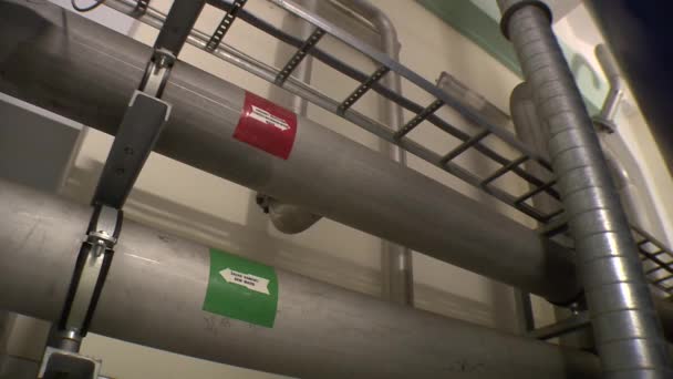 Tubos grandes para armazenamento de digestor de lodo de tratamento de água e tubos — Vídeo de Stock